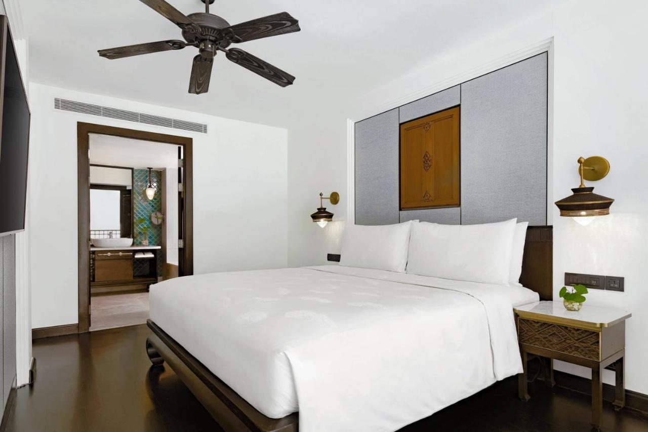Jw Marriott Khao Lak Resort And Spa Екстер'єр фото A bedroom at the Taj Bengal