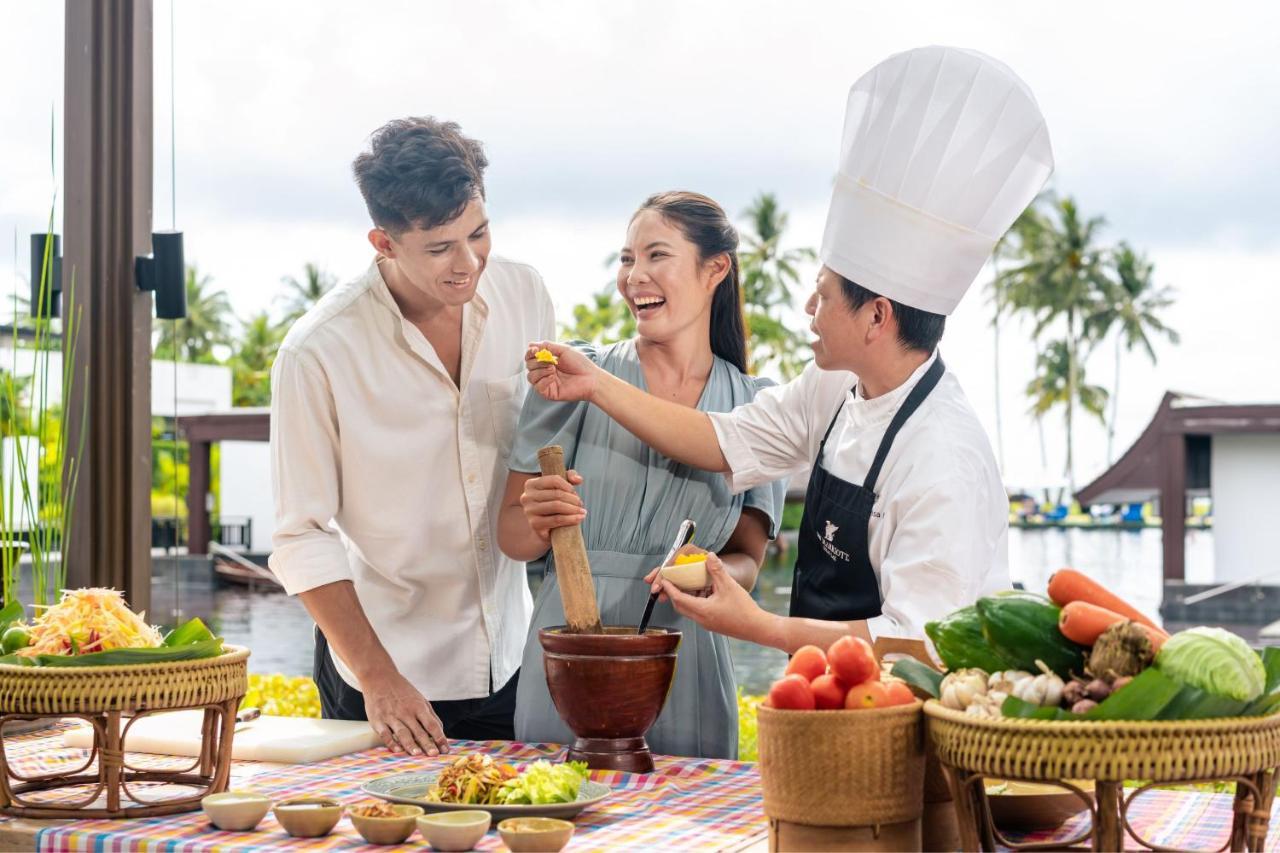 Jw Marriott Khao Lak Resort And Spa Екстер'єр фото Thai cooking class