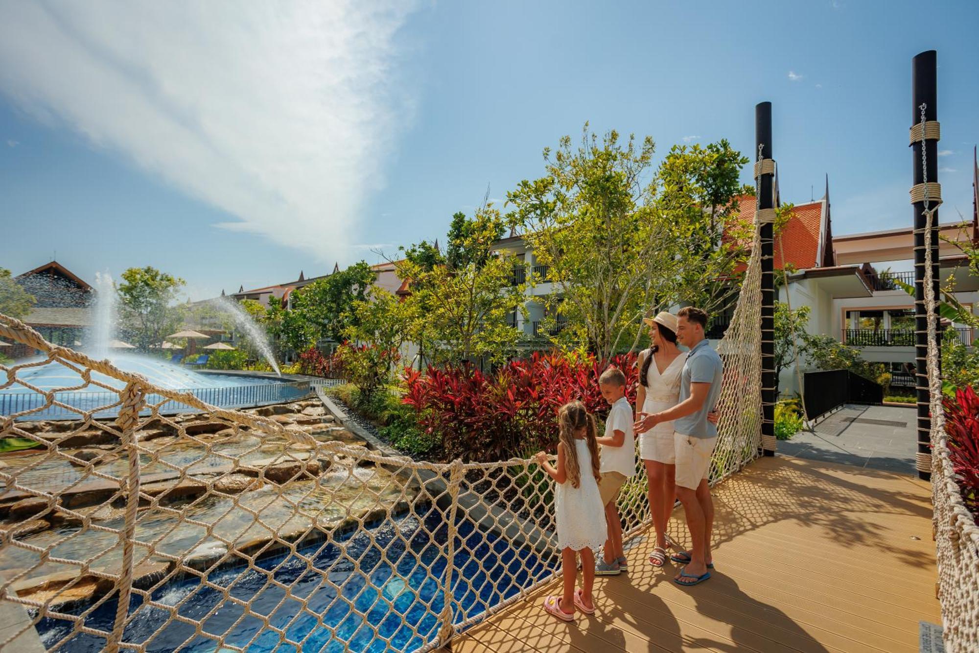 Jw Marriott Khao Lak Resort And Spa Екстер'єр фото The Village