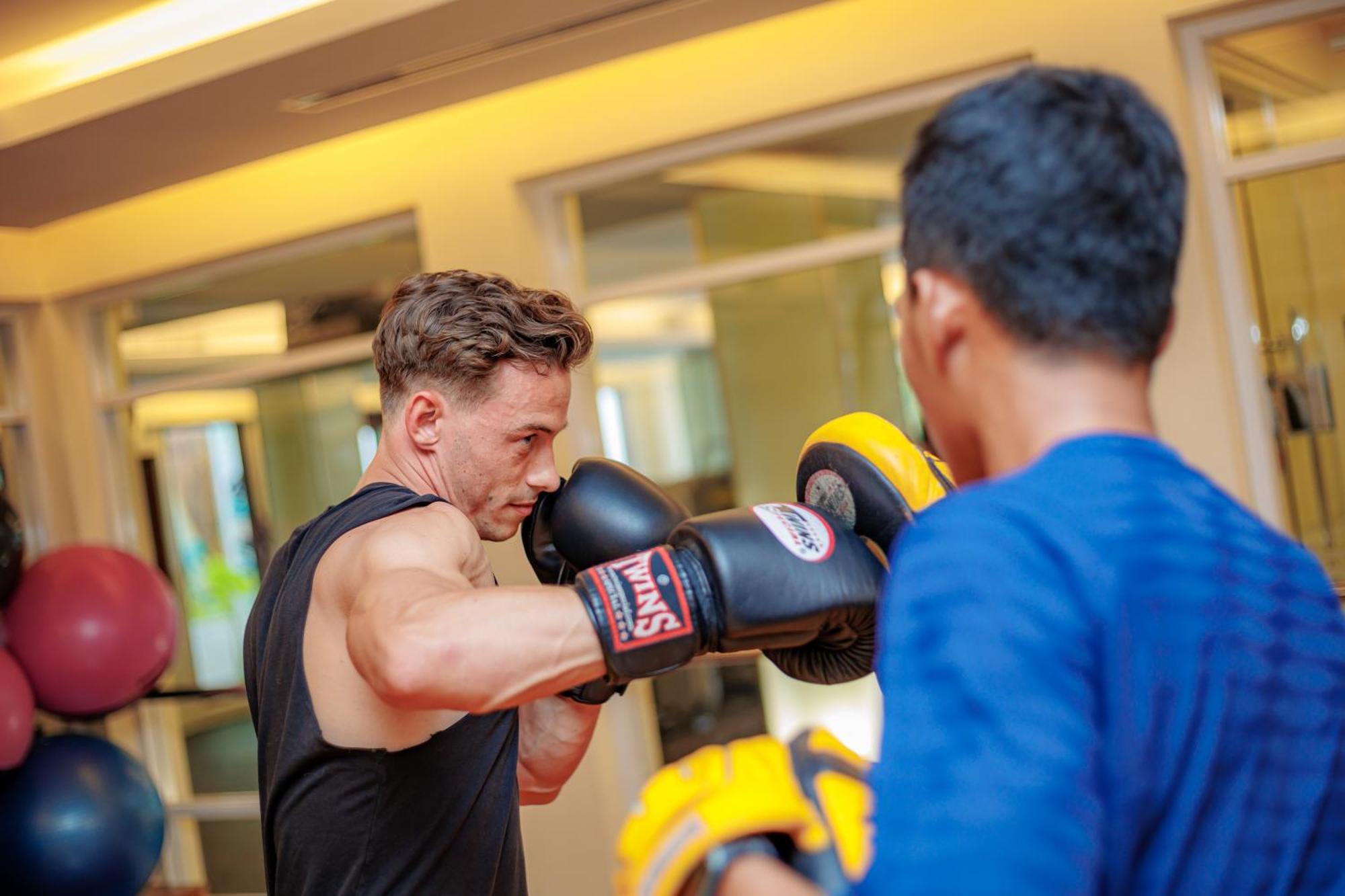 Jw Marriott Khao Lak Resort And Spa Екстер'єр фото Training with a sparring partner