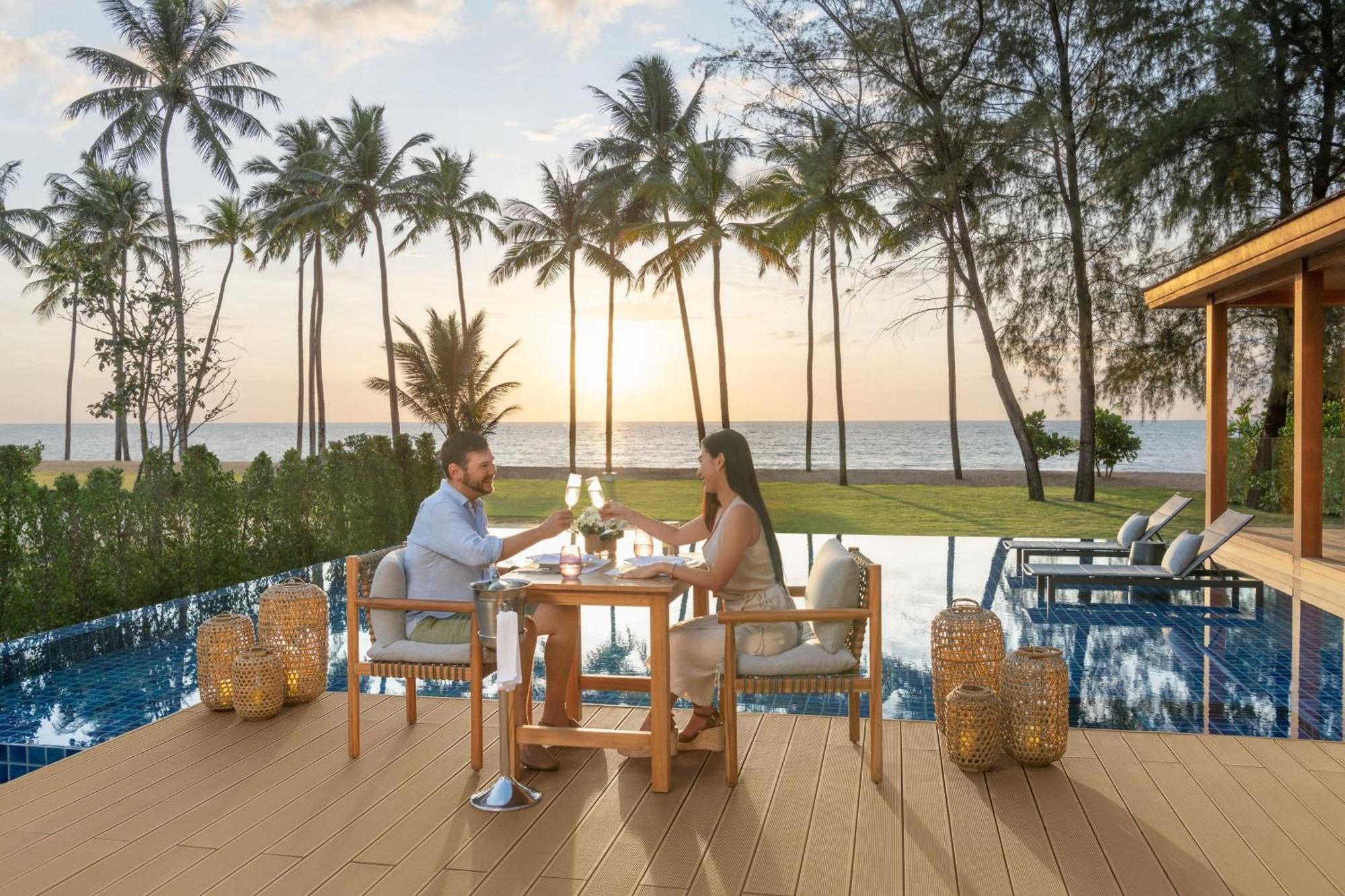 Jw Marriott Khao Lak Resort And Spa Екстер'єр фото The Beach Club