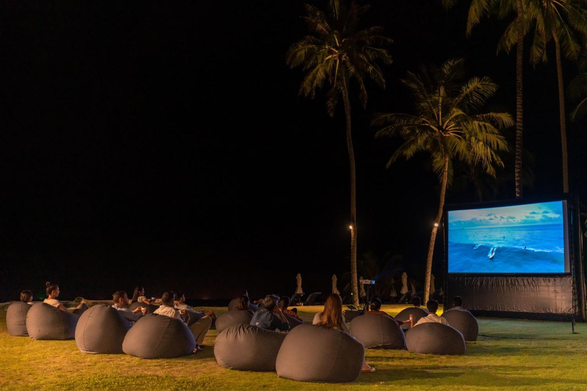 Jw Marriott Khao Lak Resort And Spa Екстер'єр фото Movies by the Beach