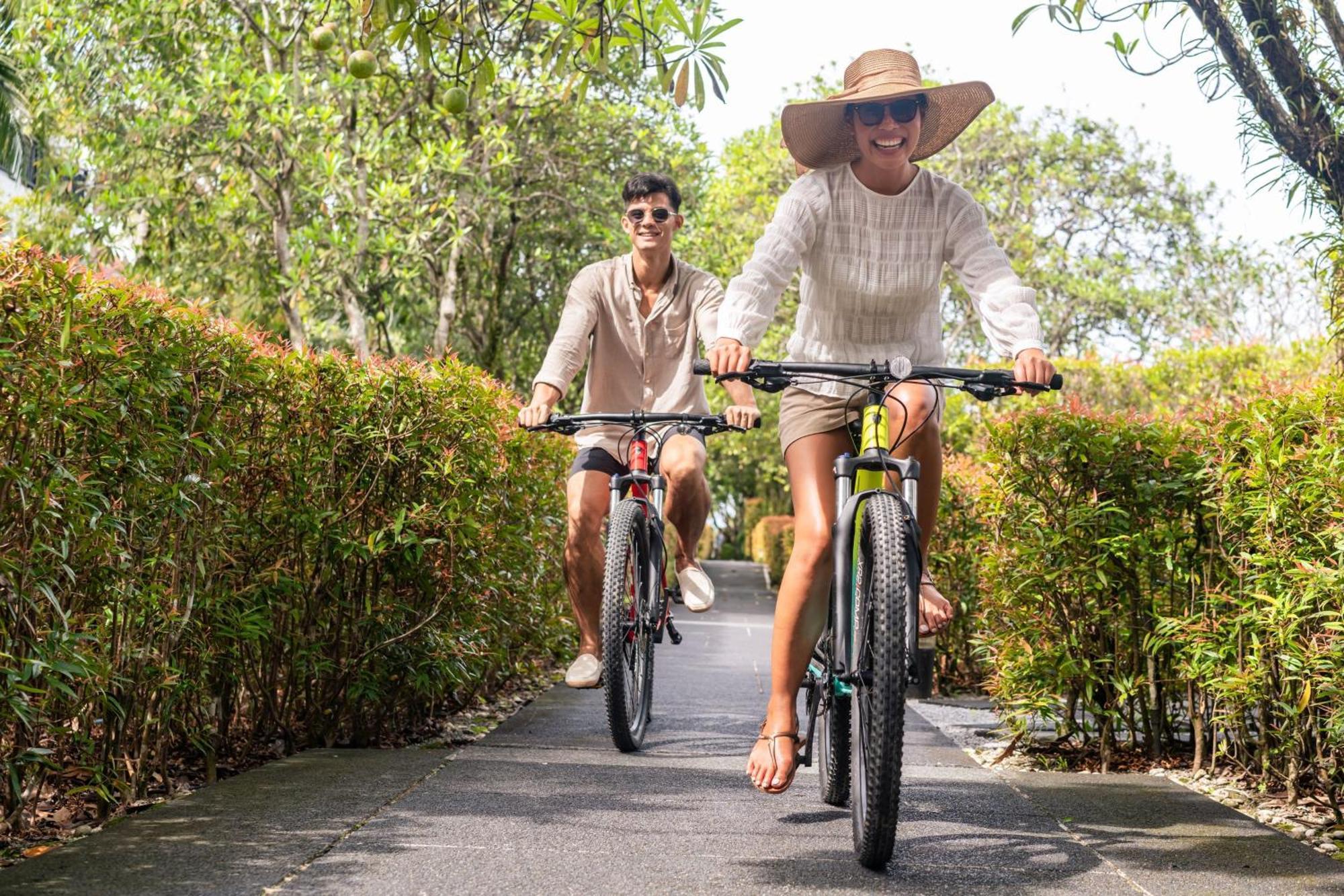 Jw Marriott Khao Lak Resort And Spa Екстер'єр фото Biking at the Royal Project Park